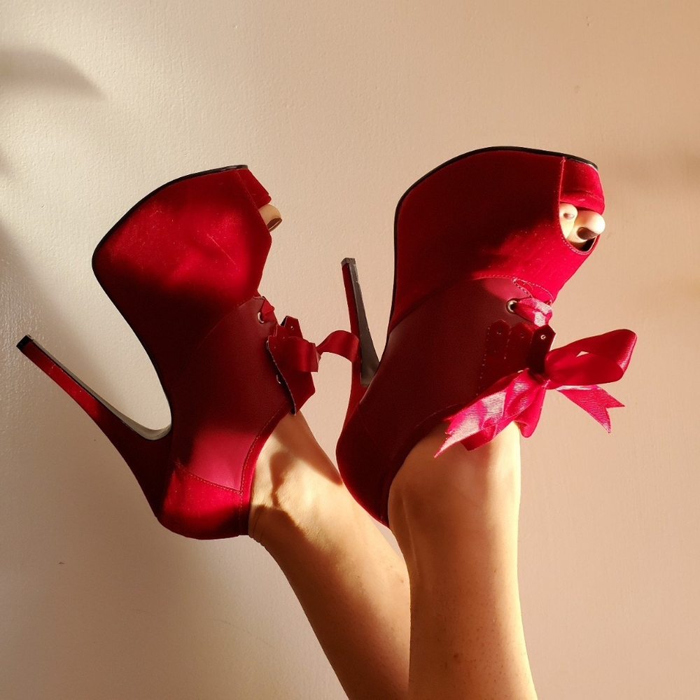 Bordello Peep Toe Velvet Heels Sz 8